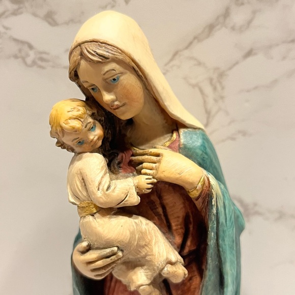 Signed by ‘A. Lucchesi Faro’ Virgin Mary w/ Baby Jesus statue ITALY vintage - Picture 3 of 16